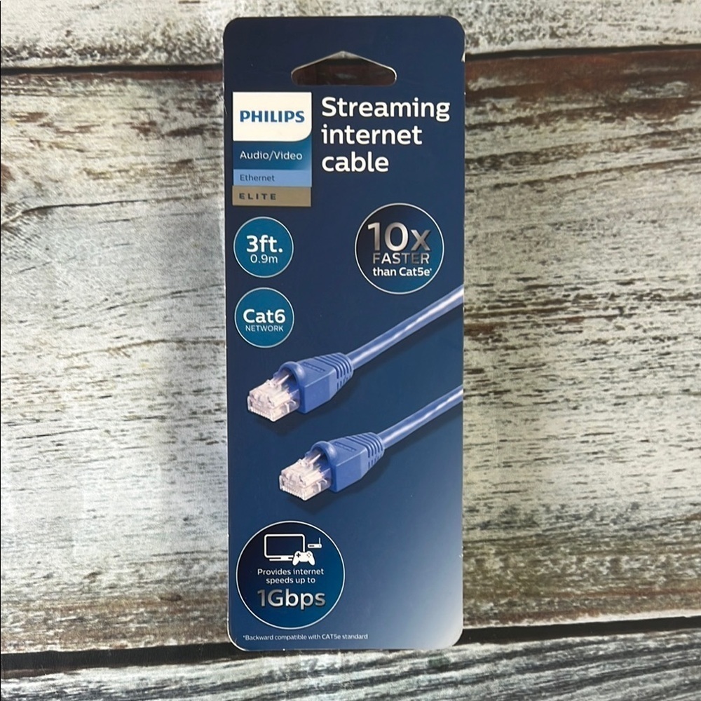 Philips Blue Streaming Internet Cable. Size ( 3ft. / 0.9m ) Cat 6 Network
